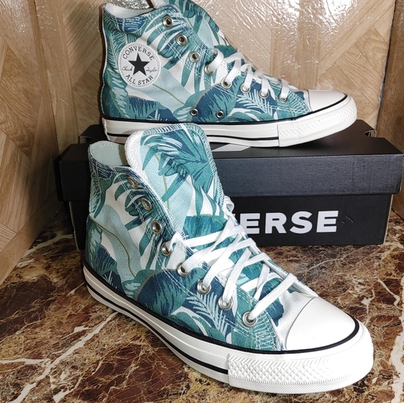 NEW Converse women's chuck taylor high jungle scene shoes size 7.5 025 - Picture 1 of 8